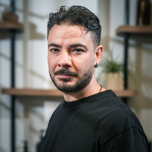 σχετικα με εμενα